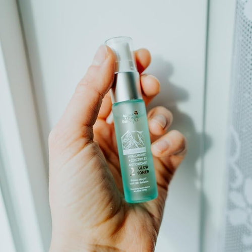 Alaska Glacial Niacinamide + Hyaluronic Glow Toner for Sensitive & Combination Skin | Refines Pores, Hydrates, Evens Tone | Antioxidant Brightening Mist – 10ml Travel Size