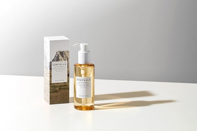 SKIN1004 Madagascar Centella Light Cleansing Oil 6.76 fl.oz, 200ml | Gentle Oil Cleanser for Face, Korean Facial Cleanser, Double Cleansing