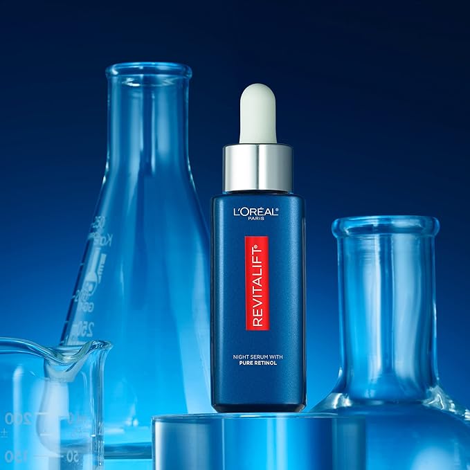 L'Oreal Paris Revitalift 0.3% Pure Retinol Night Serum, Reduce Deep Wrinkles, Fragrance Free 1 oz + Moisturizer Sample