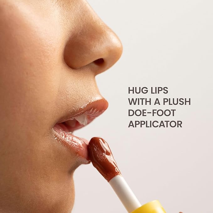 Burt's Bees Lip Oil Golden Hour, Instant Hydration, Nourishes and Softens Lips, Sheer Wash of Color, High Shine Finish, Responsibly Sourced Jojoba Oil, Non Sticky, Wand Applicator, 0.15