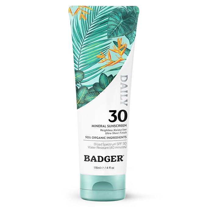 Badger Mineral Daily Sunscreen with Zinc Oxide, SPF 30, Lightweight & Easy to Apply w/No White Cast, Moisturizing Organic Sunscreen, Reef Safe, Vegan, Unscented, 4 fl oz