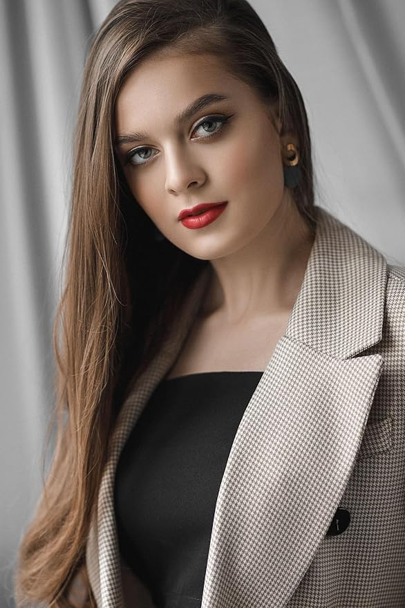 French Girl Le Lip Tint - Moisturizing & Hydrating Lip Balm for Sheer, Buildable Coverage & Shine, Clean Formula, Organic Ingredients, Vegan & Cruelty-Free - Cerise